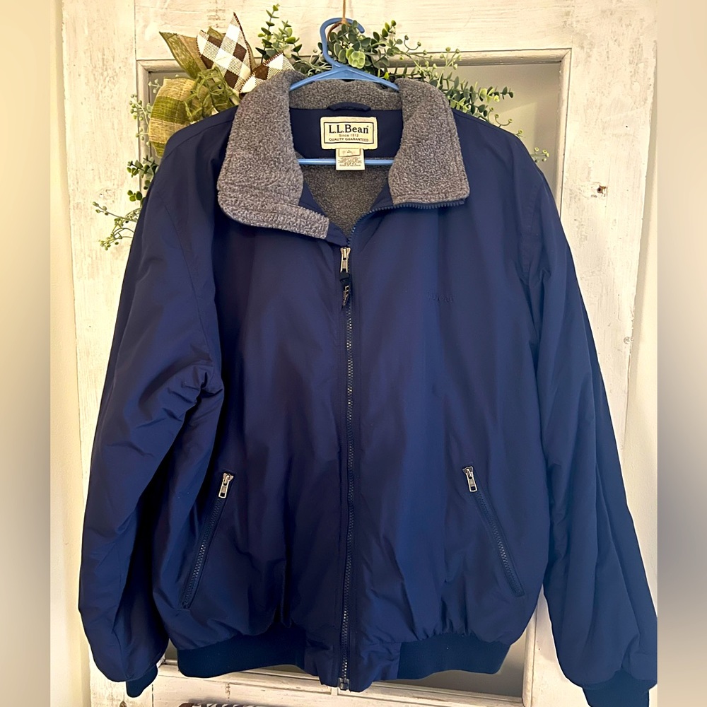 Men’s LL Bean L blue lined jacket